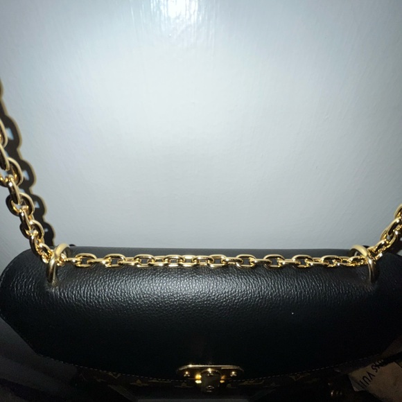 Louis Vuitton Pallas Chain Bag - Picture 3 of 10